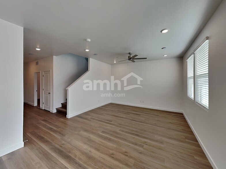 Building Photo - 20177 W Thomas Rd