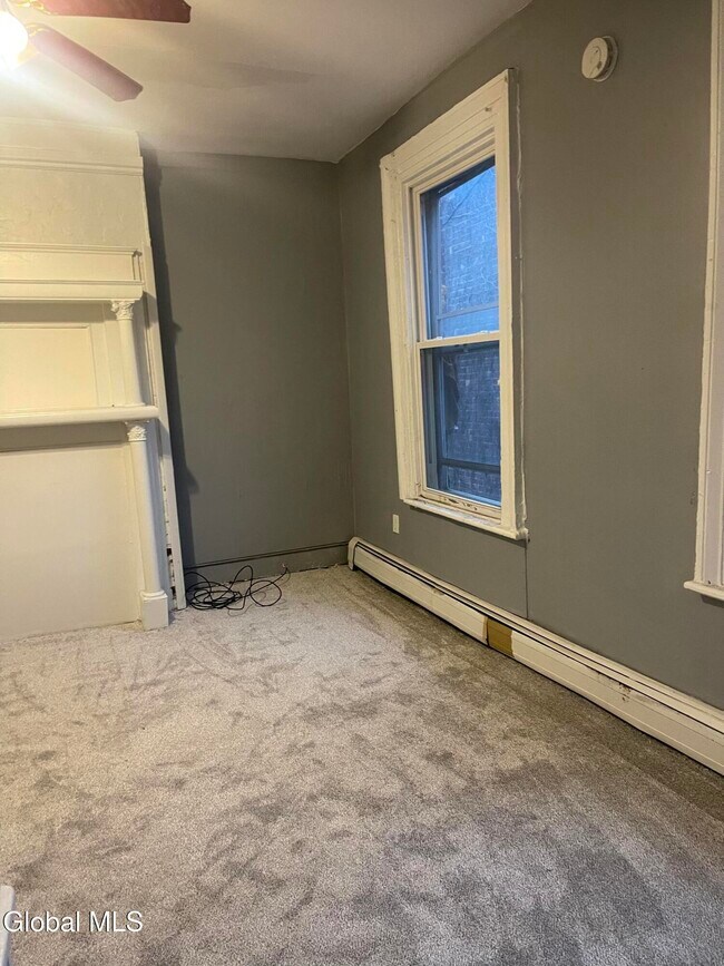 Building Photo - 2156 5th Ave