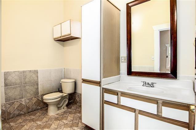 Building Photo - 2115 Radcliffe St