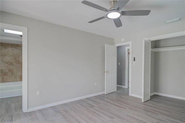 Building Photo - 409 SW 44th St