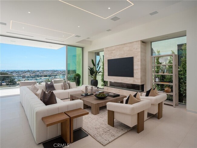 Building Photo - 1119 Dolphin Terrace