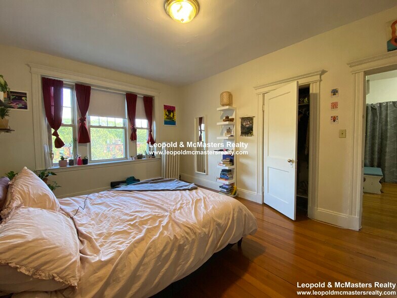 Building Photo - 1789 Beacon St