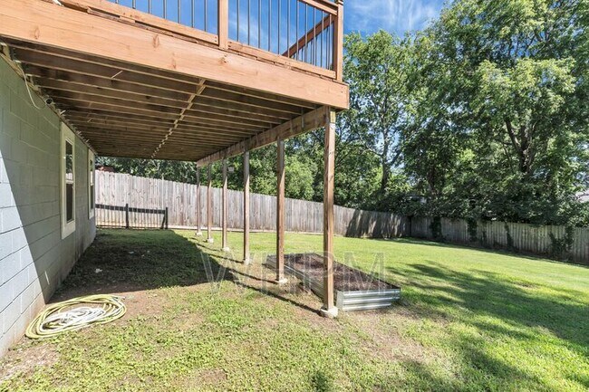 Building Photo - 3821 Sentinel Dr