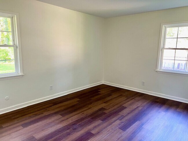 Building Photo - 4113 Canal Cir E