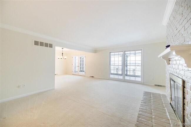 Building Photo - 24356 E River Rd