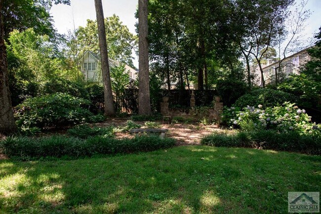 Building Photo - 285 Hampton Ct