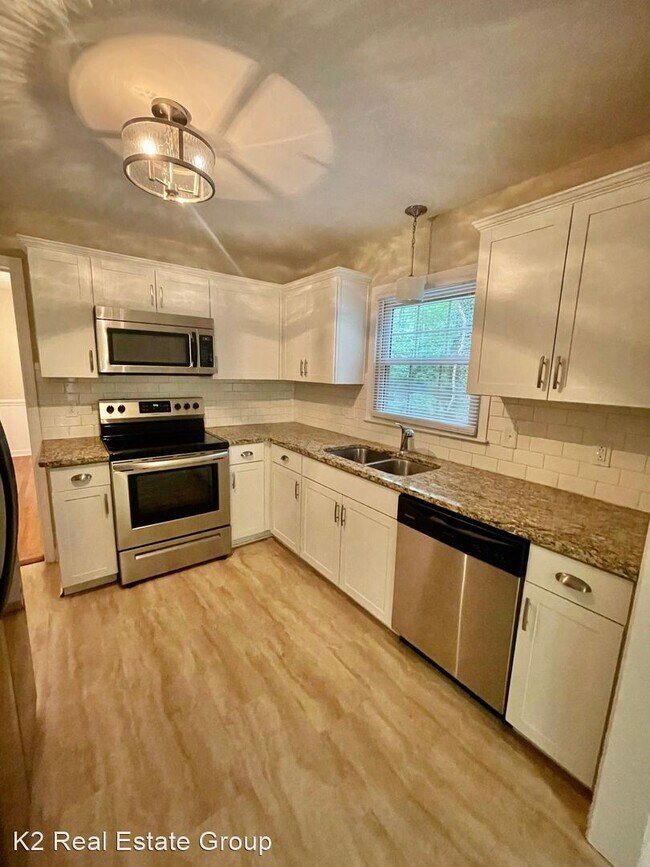 Building Photo - 4 br, 2.5 bath House - 2736 Lawton Bluff Road