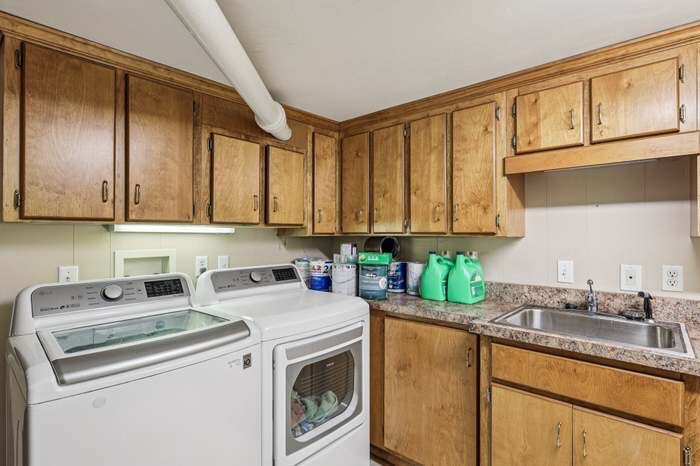 Building Photo - 3975 Lawing Dr