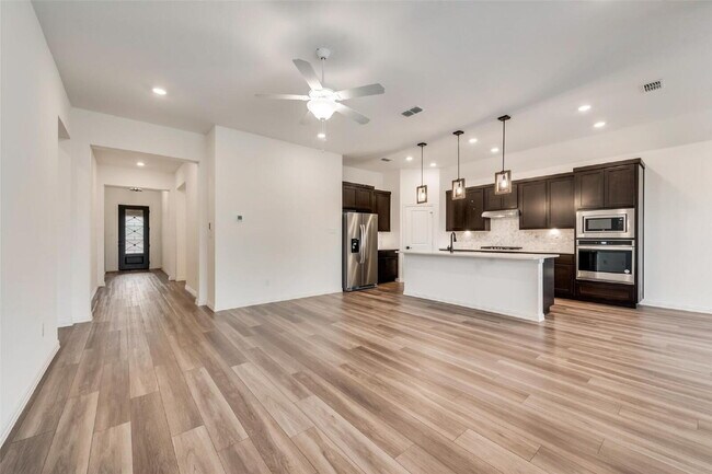 Building Photo - 2512 Lemon Mint Ln