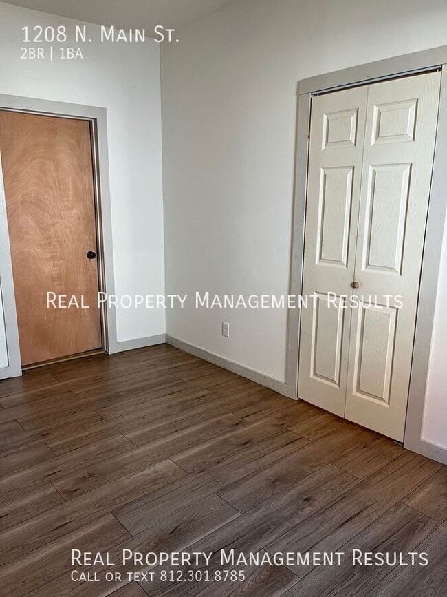 Building Photo - 1208 N Main St