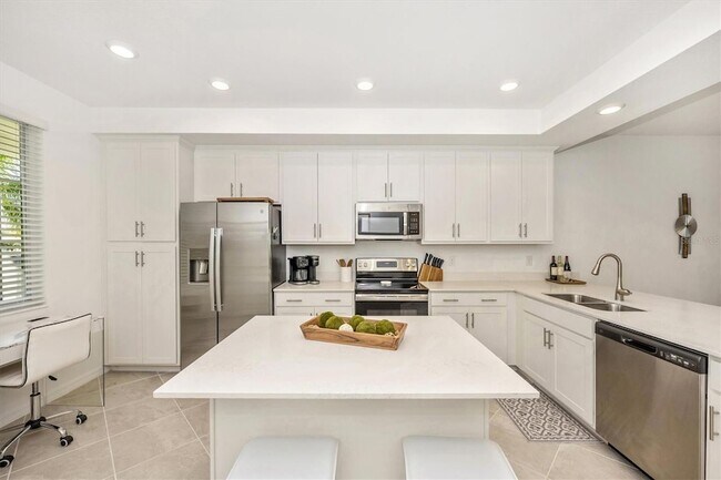 Building Photo - 12240 Wellen Golf St