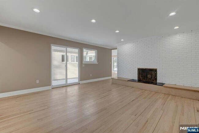 Building Photo - 16 Cypress Peak Ln