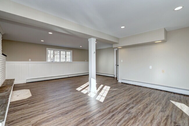 Building Photo - 155 Pastors Walk