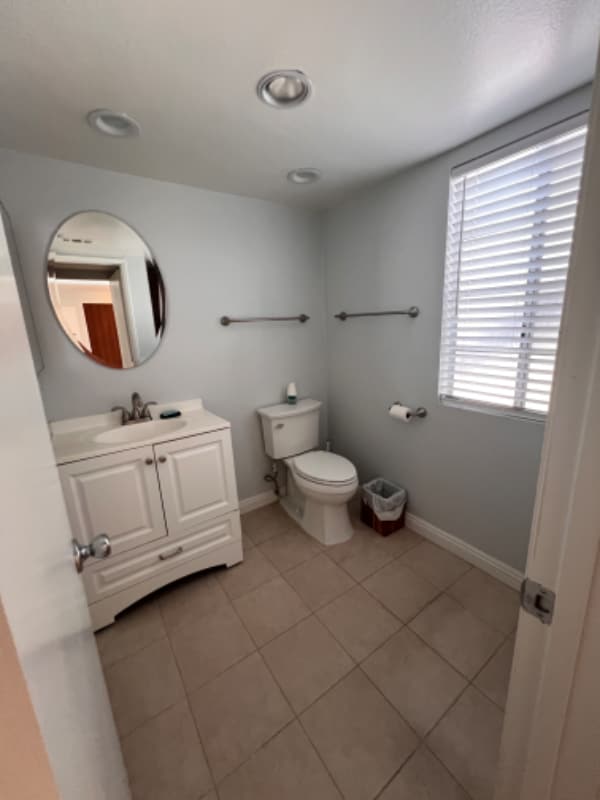 Building Photo - 2380 W Orangethorpe Ave