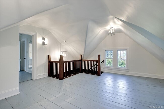 Building Photo - 92 6th St