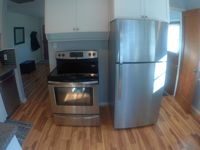 Building Photo - 4 Bed Beautiful Refurbished Sugarhouse Home