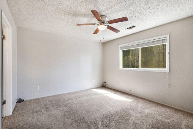 Building Photo - Beautiful Home w/ Panoramic Views!!  (Lake California)