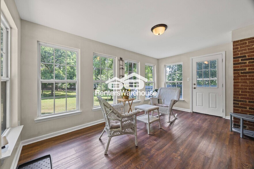 Building Photo - 5025 Lochlain Dr