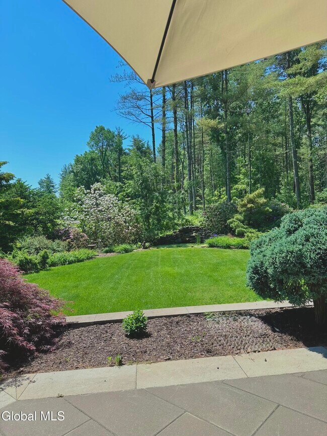 Building Photo - 9 Oakbrook Blvd