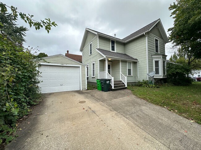 Primary Photo - 554 Creedmore Ave