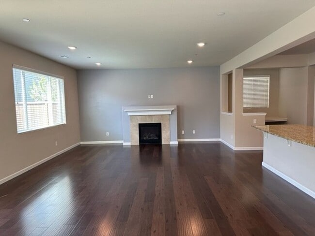 Building Photo - Woodbury Estates