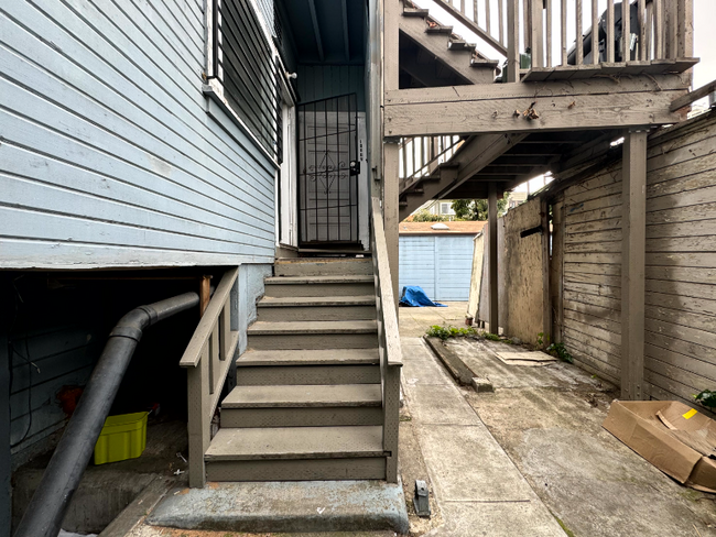 Building Photo - 1429 2nd Ave