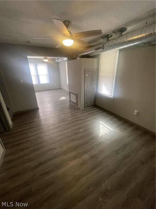 Building Photo - 12007 Beulah Ave