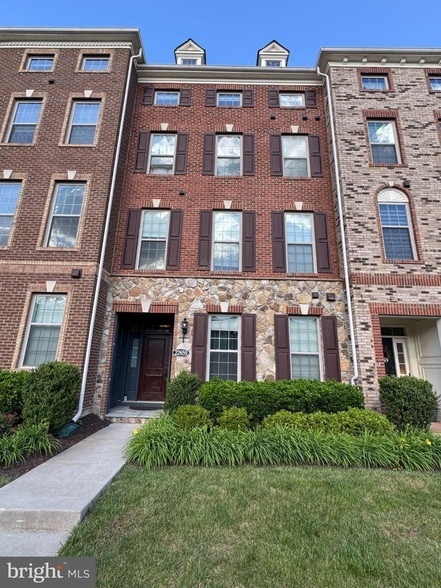 Building Photo - 22659 Naugatuck Square