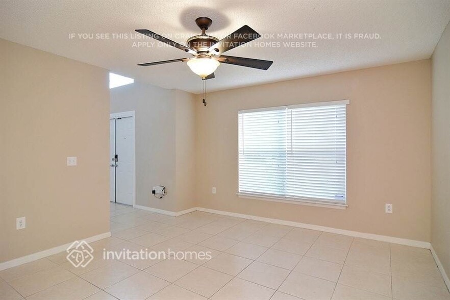 Building Photo - 1249 SW Mancuso Ave