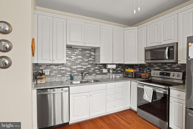 Building Photo - 4170 Governor Yeardley Ln