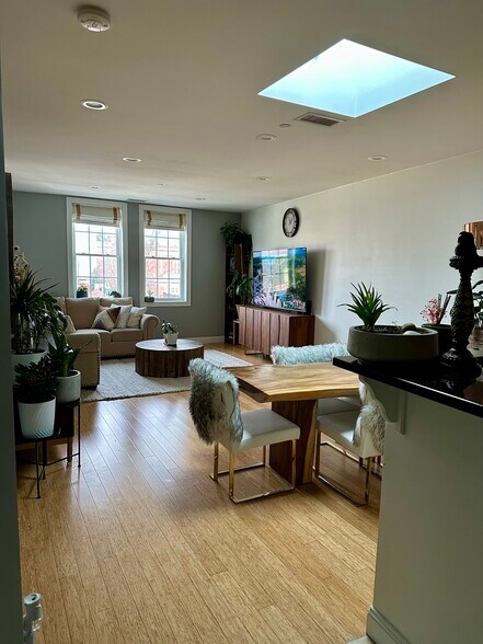 Building Photo - 30 High St