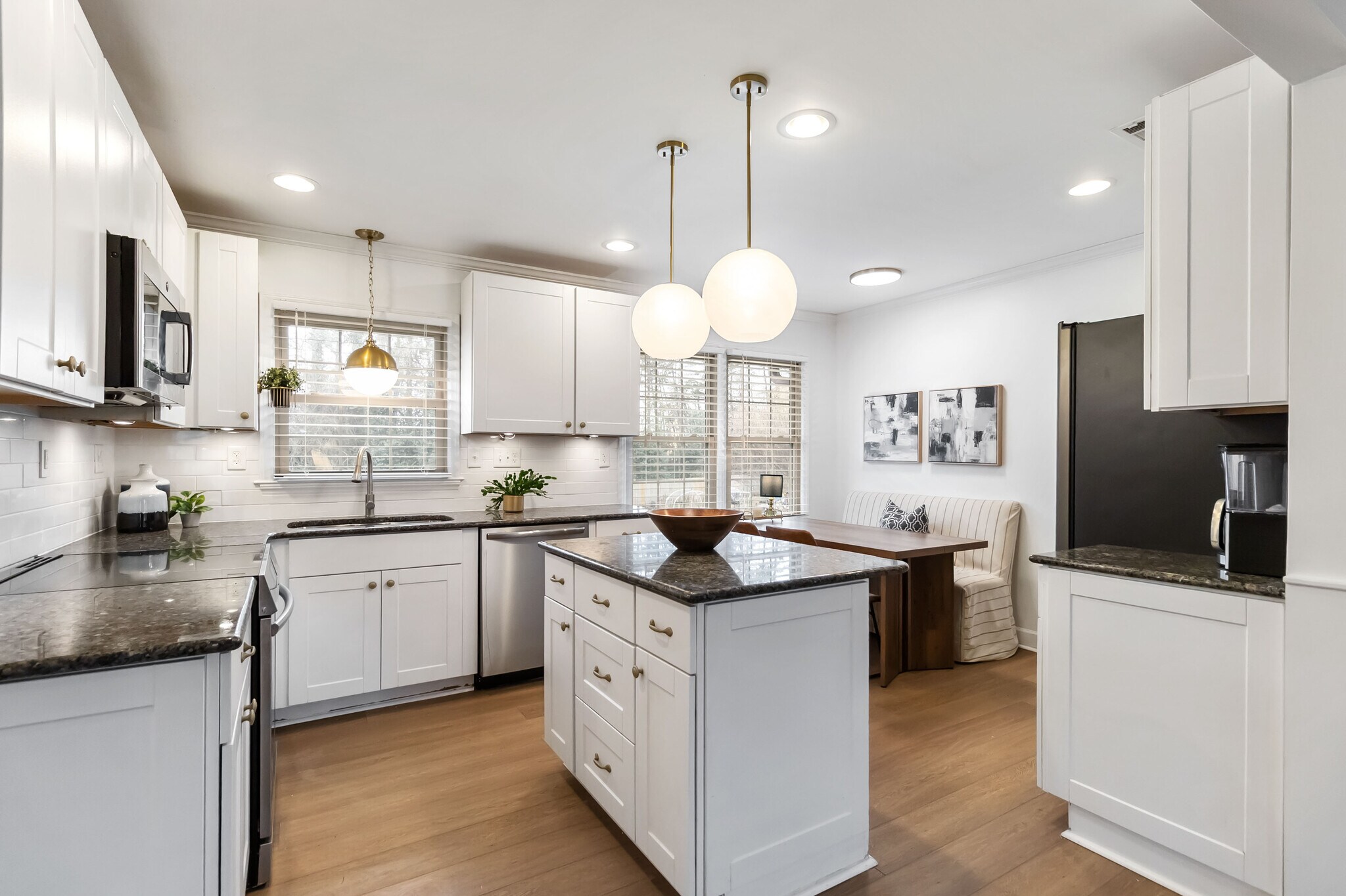 Building Photo - 405 Hillcrest Dr