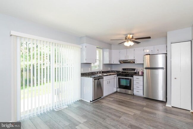 Building Photo - 37 Cardor Ct