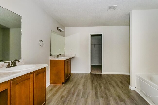 Building Photo - 7789 Gosbrook Ln