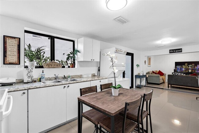 Building Photo - 519 NW 52nd St