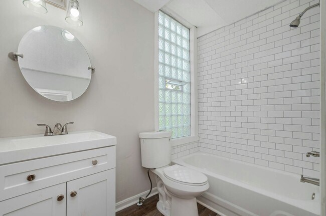 Building Photo - 3030 Cleinview Ave
