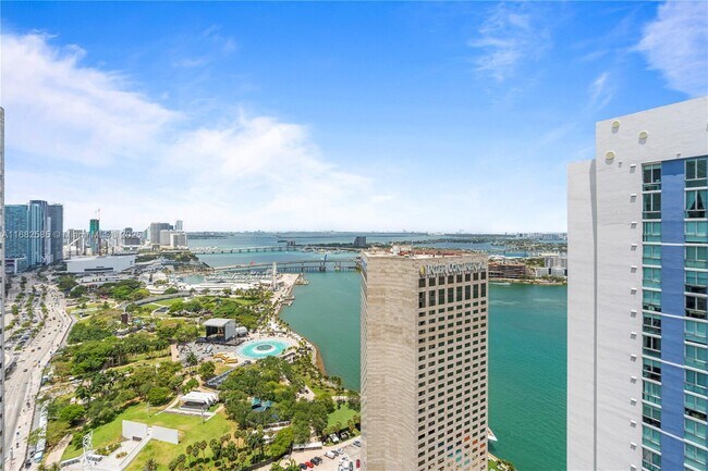 Building Photo - 325 S Biscayne Blvd