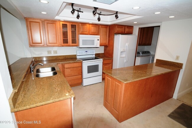 Building Photo - 8500 Ridgewood Ave