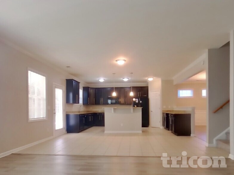 Building Photo - 1063 Palamino Ln