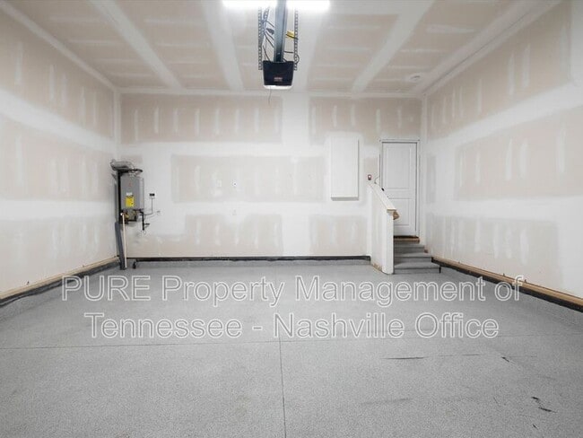Building Photo - 631 Silva Ln