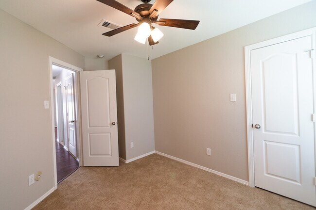 Building Photo - 1052 Windy Grove Ln