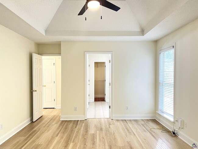 Building Photo - 134 Stone Brooke Dr