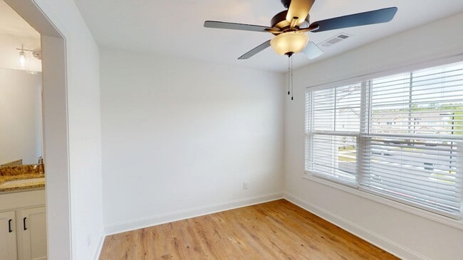 Building Photo - Charming Two Bedroom Townhomes With Flex R...