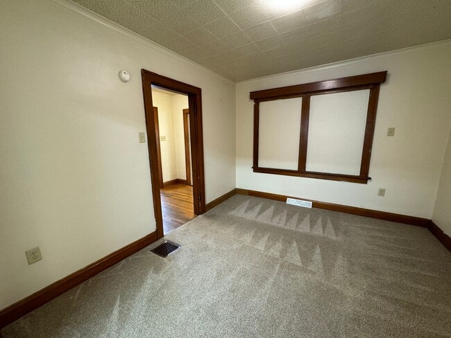 Building Photo - 183 W Patterson Ave