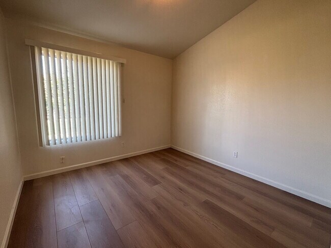 Building Photo - Open House Thursday, July 3rd 3:30-5. Come...