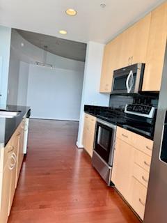 Building Photo - 777 N Ashley Dr