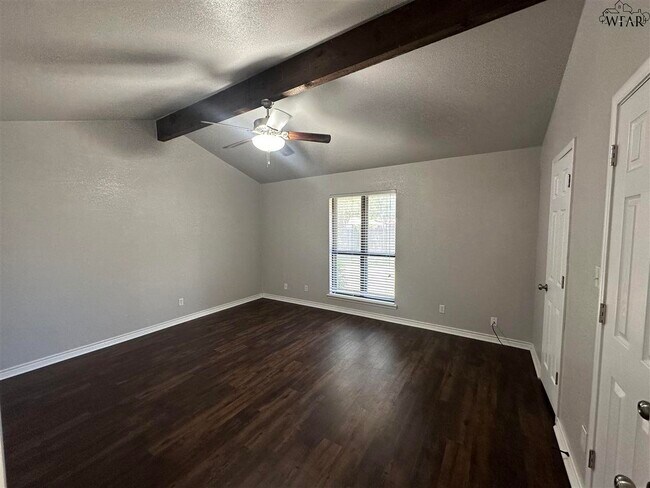 Building Photo - 2808 Ecleto Blvd