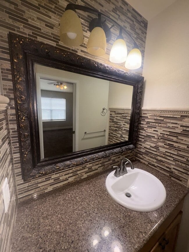 Building Photo - Beautiful 2bd/2ba Condo in West Greeley with Garage!