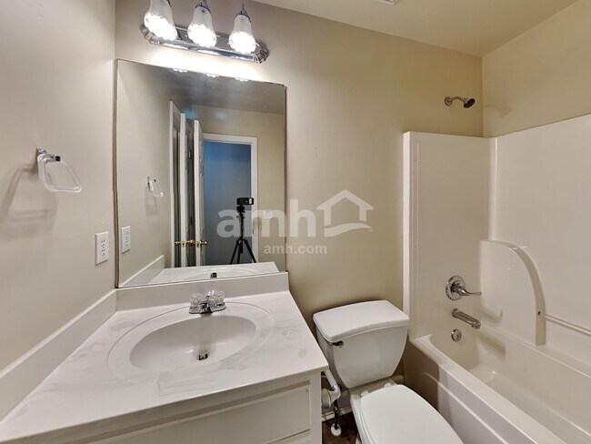 Building Photo - 2312 Herring Woods Trl