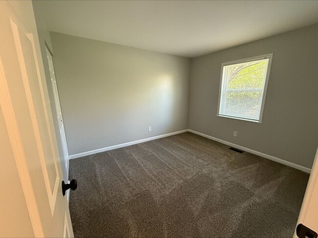 Building Photo - *JULY SPECIAL* Reduced Rent! Fully Renovat...
